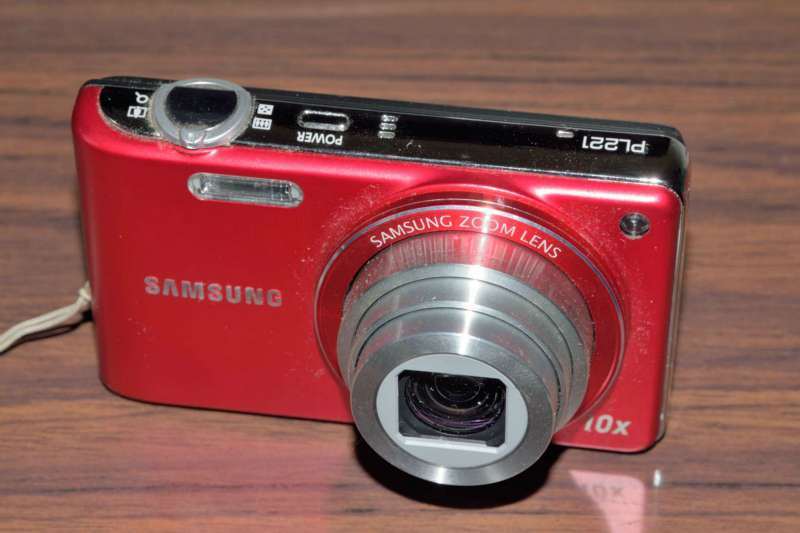 מצלמה קומפקטית Samsung -  צד קדמי