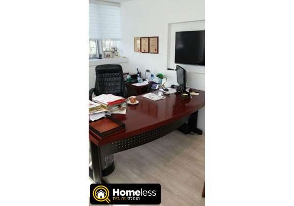 תמונה 1 ,שולחן, כסא ושידה למכירה בחיפה ציוד משרדי  ריהוט משרדי