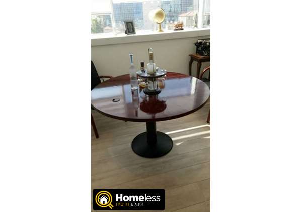 תמונה 2 ,שולחן, כסא ושידה למכירה בחיפה ציוד משרדי  ריהוט משרדי
