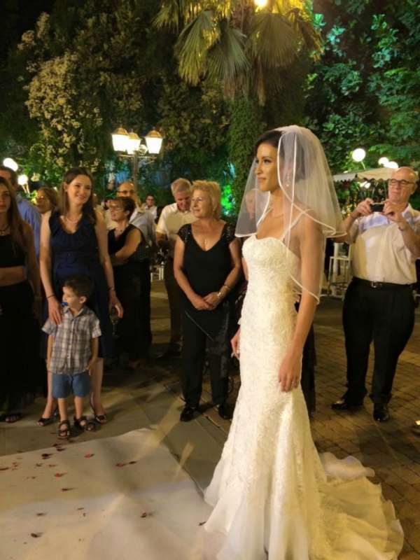 תמונה 1 ,שמלת כלה + הינומה למכירה בתל אביב יד-שניה לנשים  שמלת כלה
