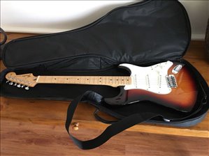 כלי נגינה גיטרה חשמלית 1 
