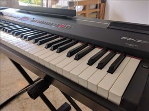 כלי נגינה פסנתר 18 