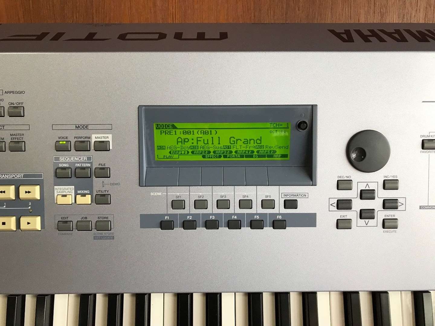תמונה 2 ,Yamaha MOTIF ES8 88 Key למכירה באבו ג'ווייעד כלי נגינה  קלידים