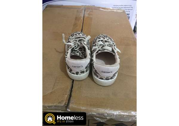 תמונה 1 ,נעלי Carters  למכירה בנתניה לתינוק ולילד  ביגוד והנעלה