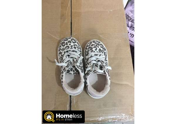 תמונה 3 ,נעלי Carters  למכירה בנתניה לתינוק ולילד  ביגוד והנעלה