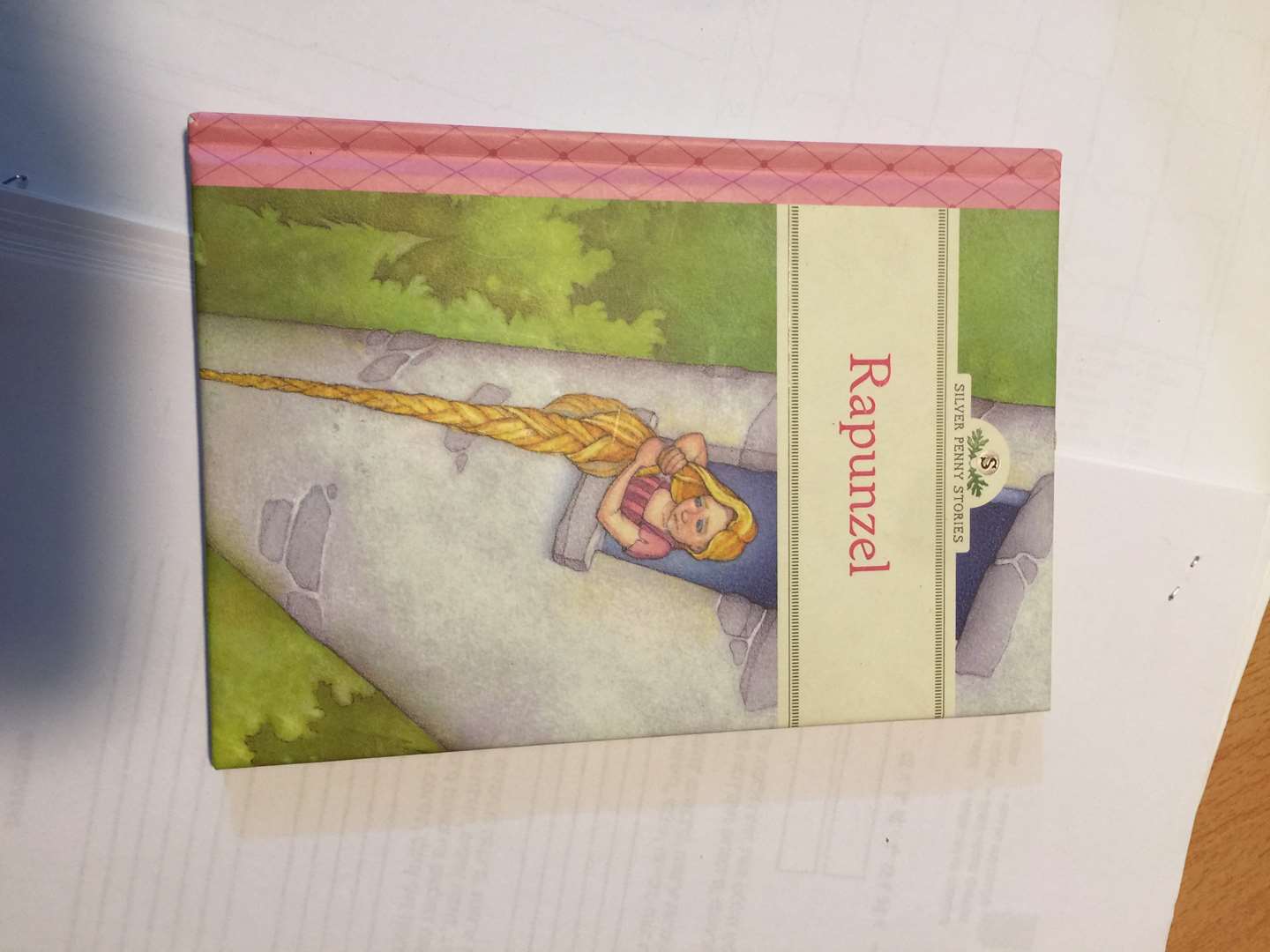 תמונה 1 ,ספר רפונזל באנגלית למכירה בנתניה לתינוק ולילד  ספרי ילדים