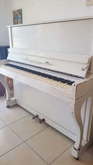 כלי נגינה פסנתר 38 