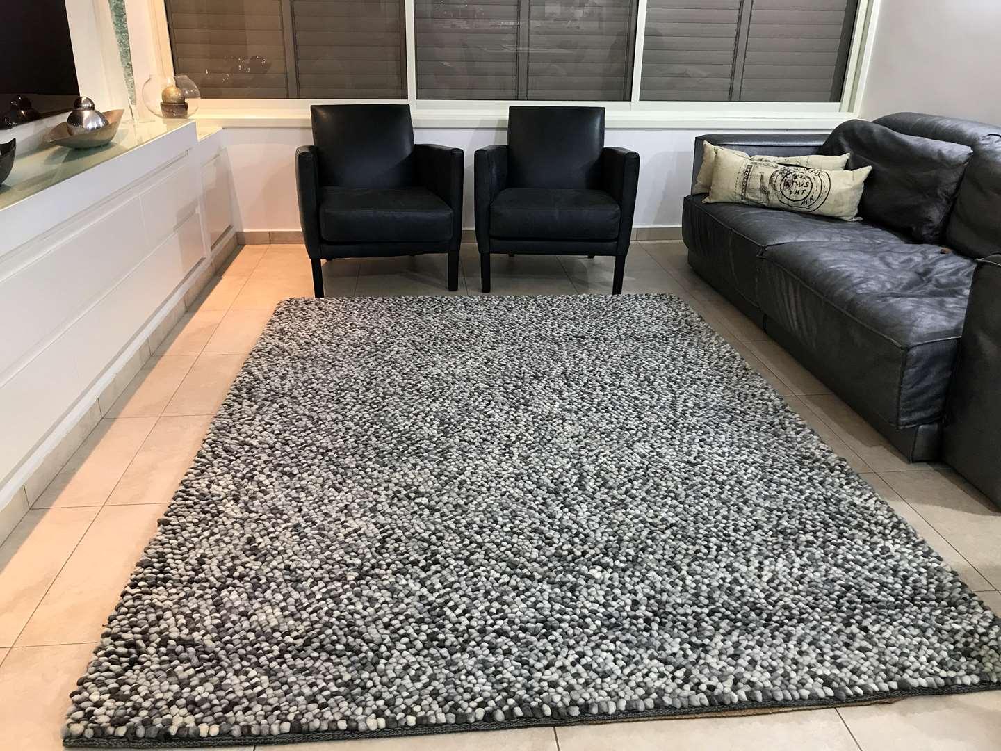תמונה 1 ,שטיח מצמר איכותי לסלון למכירה בגבעתיים ריהוט  שטיחים