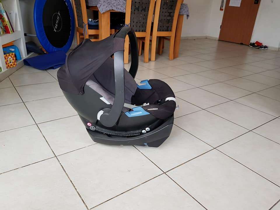 תמונה 2 ,כיסא בטיחות לתינוק Aton כולל ב למכירה בראשון לציון לתינוק ולילד  כסא לרכב