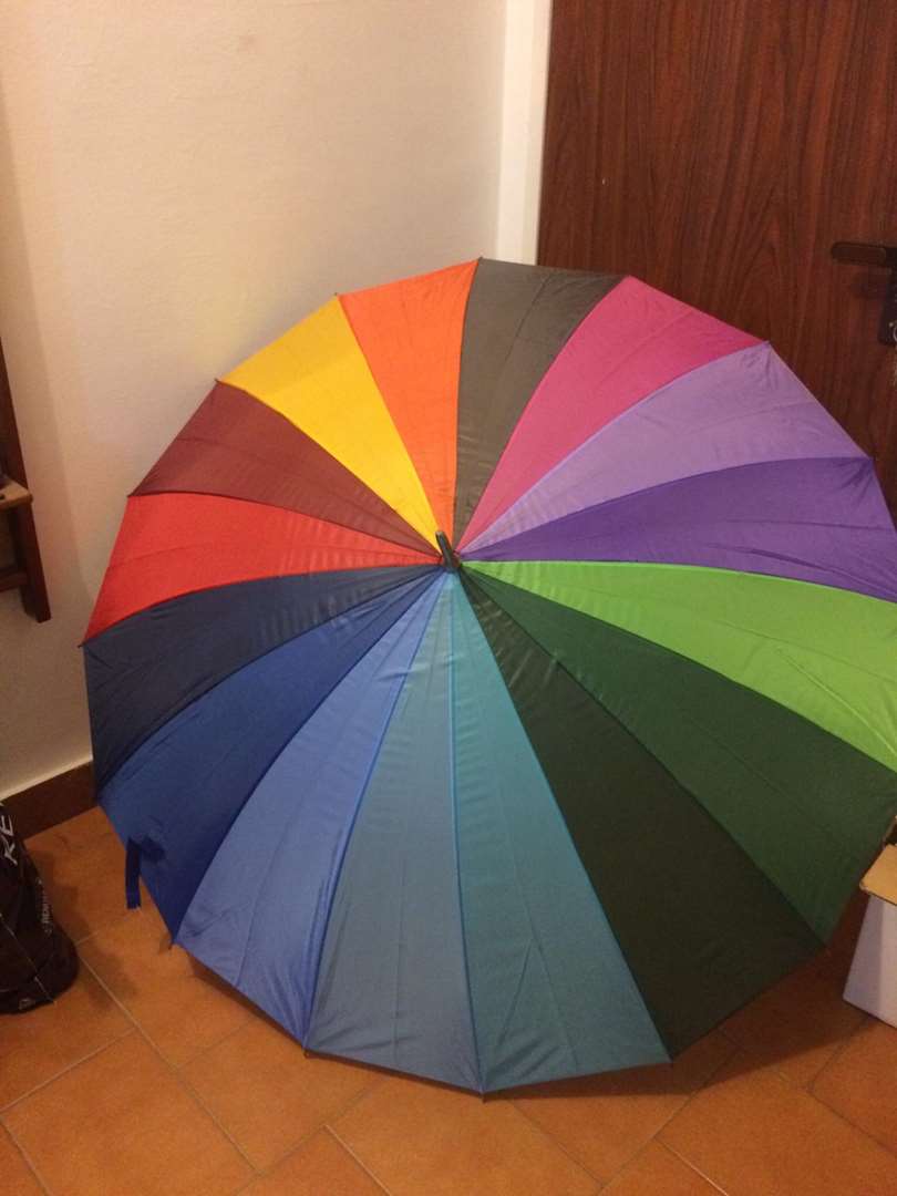 תמונה 1 ,מטרייה ענקית למכירה בבת ים שונות  שונות