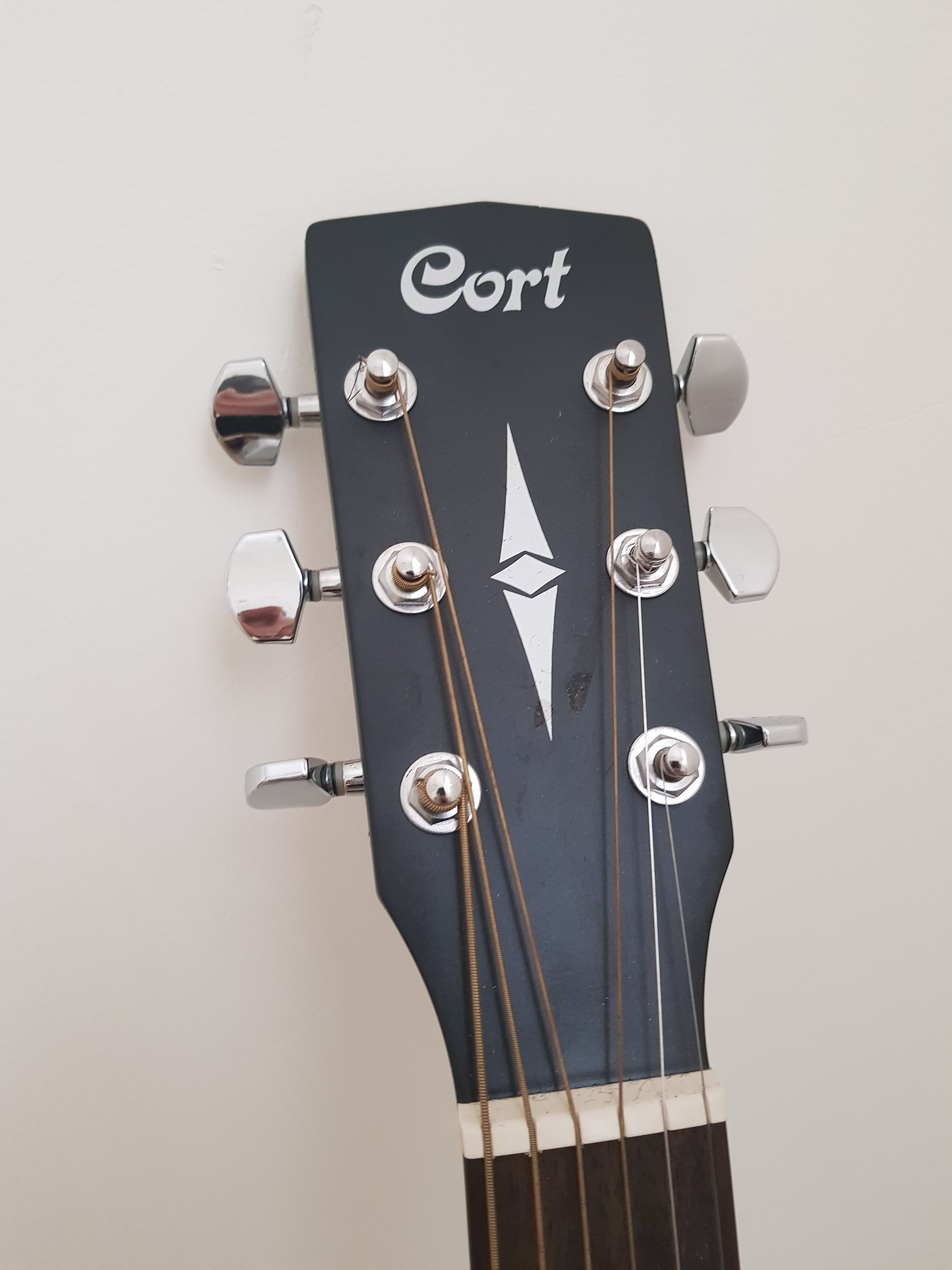 תמונה 2 ,גיטרה אקוסטית  למכירה בביתר עילית כלי נגינה  גיטרה אקוסטית