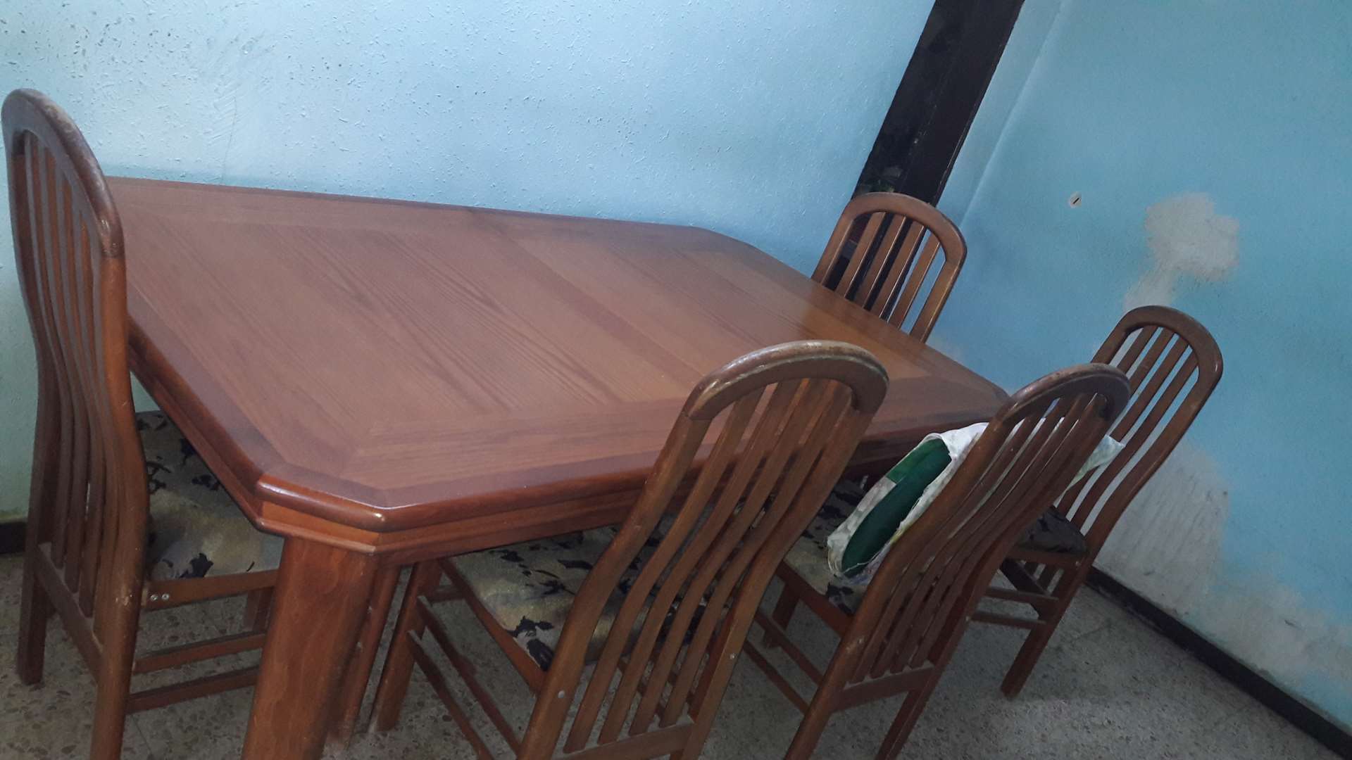 תמונה 1 ,שולחן מעץ מלא.ו6 כיסאות למכירה בבני ברק ריהוט  פינת אוכל