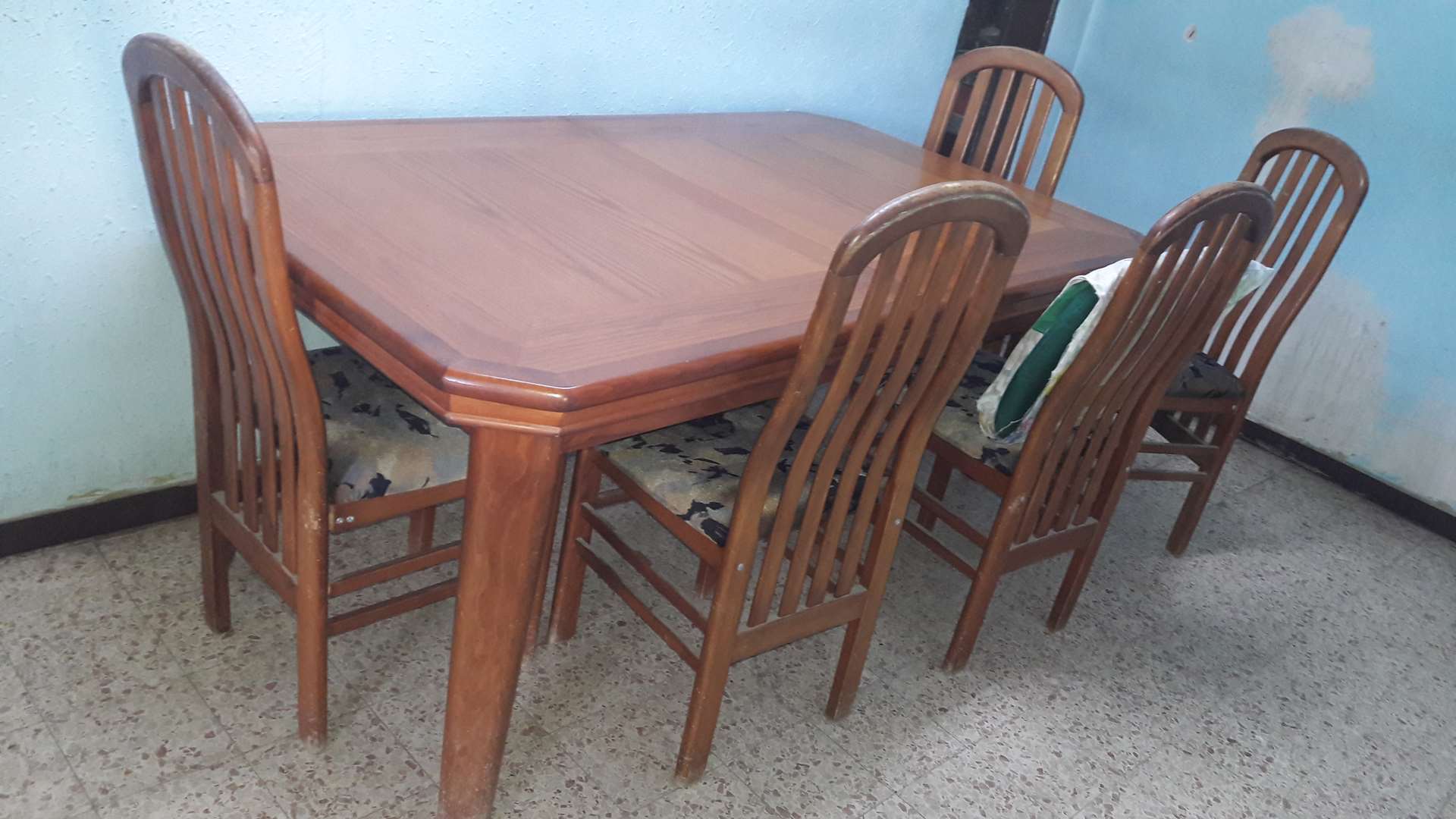 תמונה 2 ,שולחן מעץ מלא.ו6 כיסאות למכירה בבני ברק ריהוט  פינת אוכל