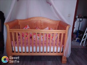 מיטת תינוק 