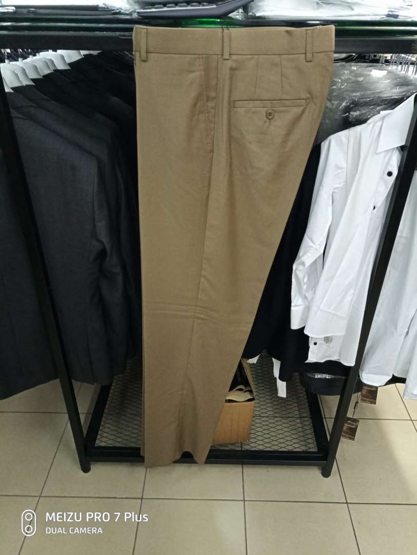 תמונה 1 ,סטוק מכנסיים למכירה באלעד עסקים למכירה/למסירה  אופנה וביגוד