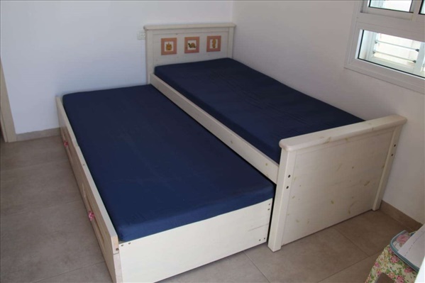 תמונה 1 ,מיטת ילדים מעץ אורן מלא למכירה בחיפה ריהוט  מיטות