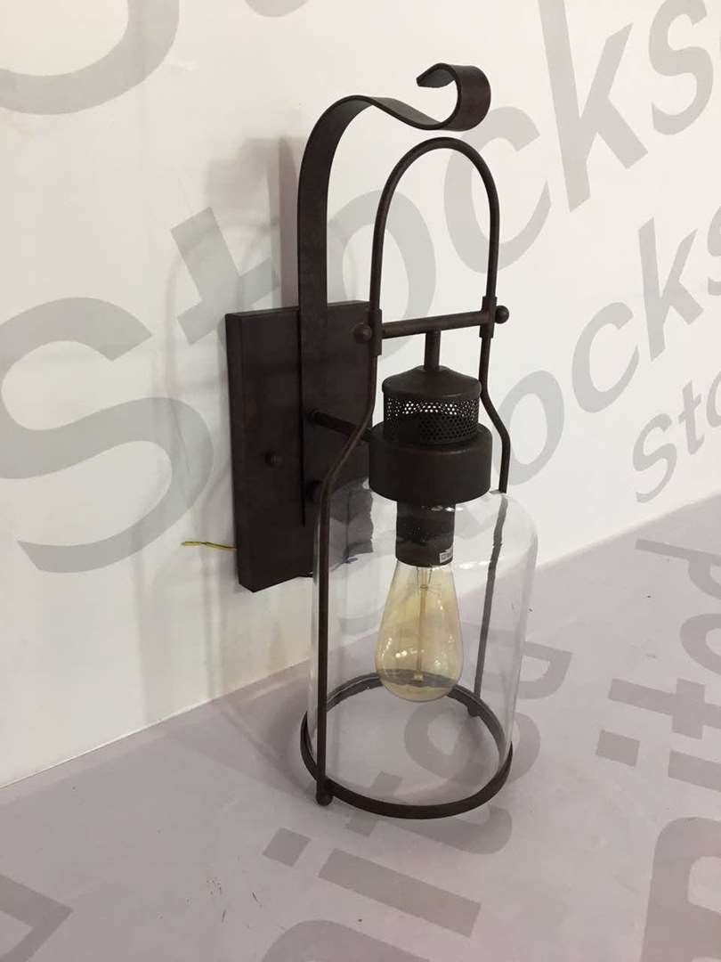 תמונה 1 ,מנורת קיר חדשה באריזה. למכירה ברשפון מוצרי חשמל  תאורה ונברשות
