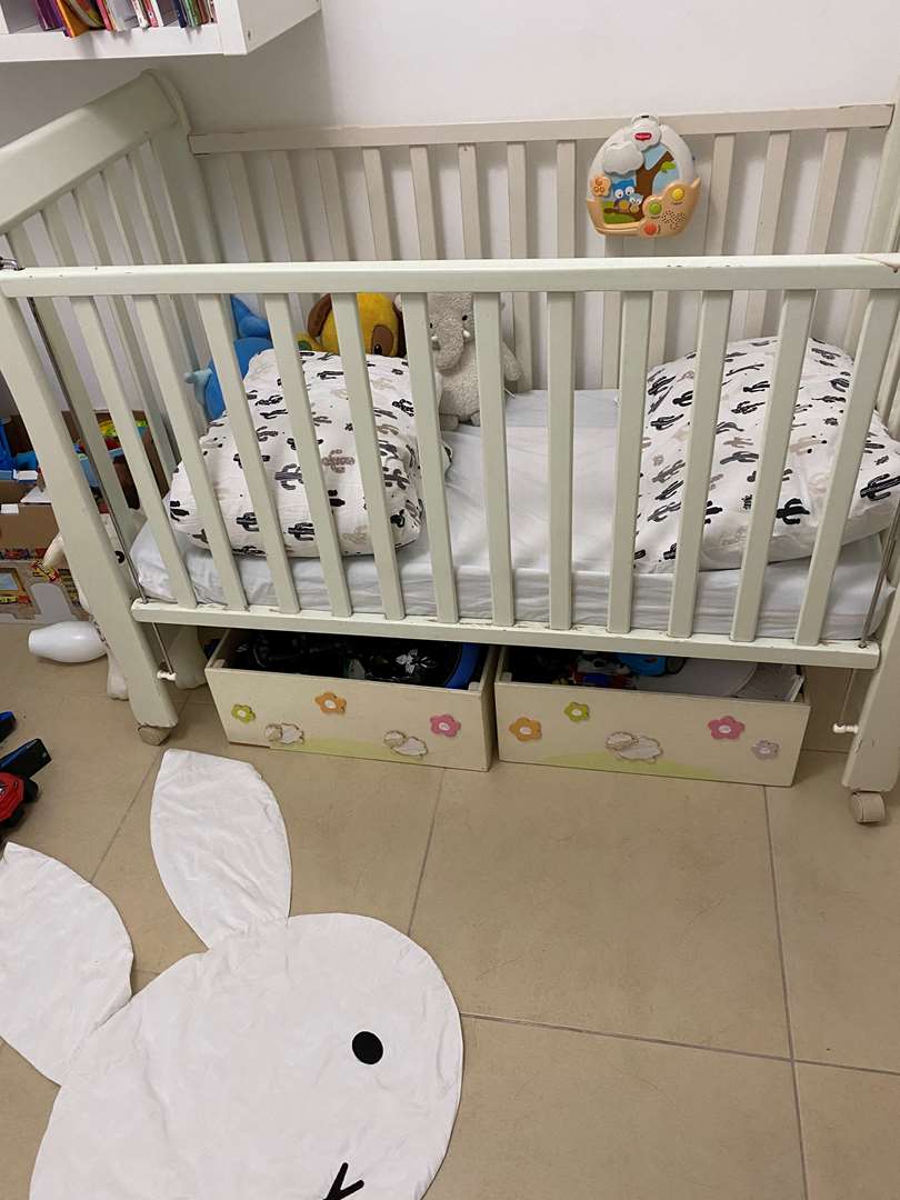 תמונה 2 ,מיטת תינוק + מזרן  למכירה בחולון תכולת דירה  שונות