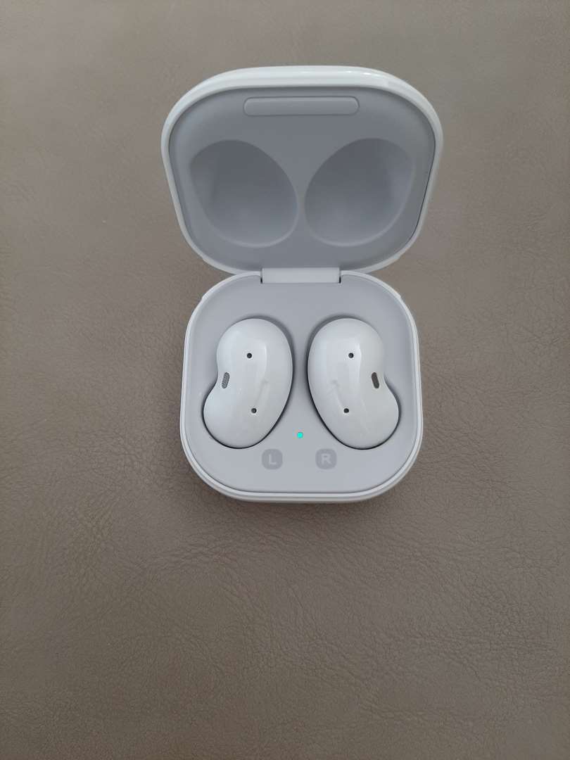 תמונה 3 ,אוזניות SAMSUNG Buds Live למכירה בפתח תקווה סלולרי  אוזניות
