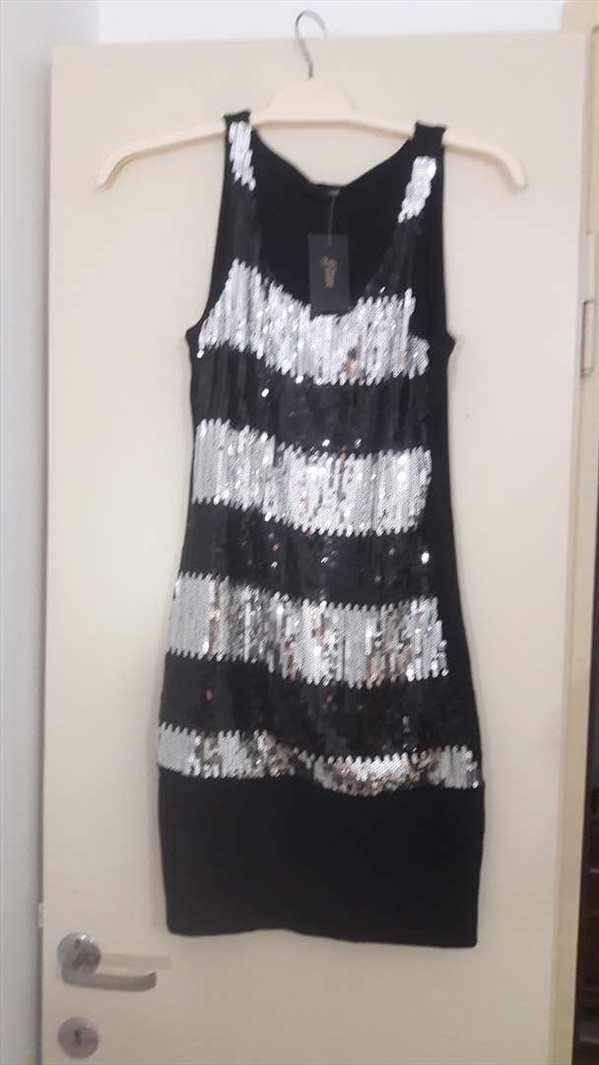 תמונה 1 ,שמלת מיני שחורה עפ פאייטים  למכירה בקרית ביאליק ביגוד ואביזרים  שמלות ערב