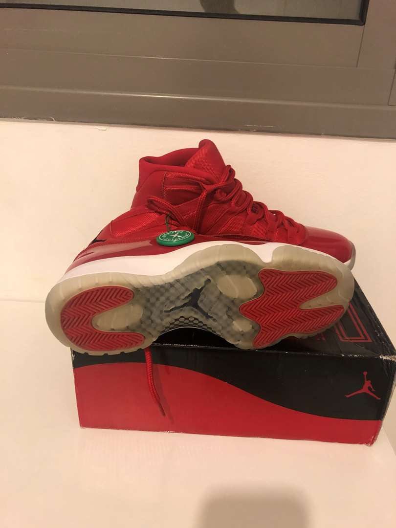 תמונה 3 ,Jordan 11 retro win like 96 למכירה ברמות  ביגוד ואביזרים  נעליים