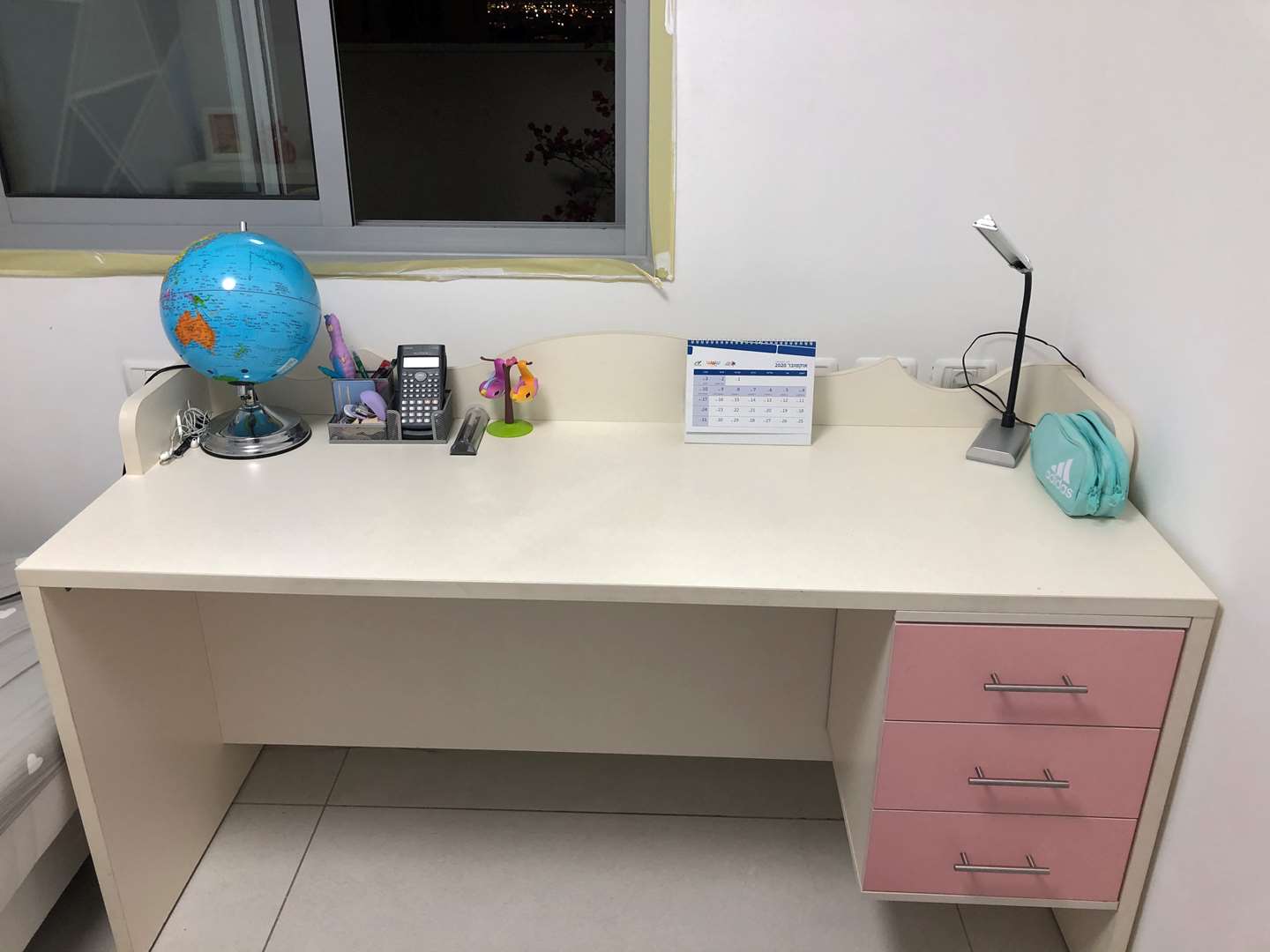 תמונה 1 ,שולחן כתיבה 1.60 למכירה באשדוד ריהוט  ריהוט לחדרי ילדים