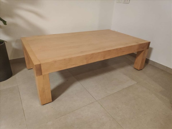 תמונה 1 ,שולחן סלון מעץ מלא (מייפל) למכירה ברחובות ריהוט  שולחנות