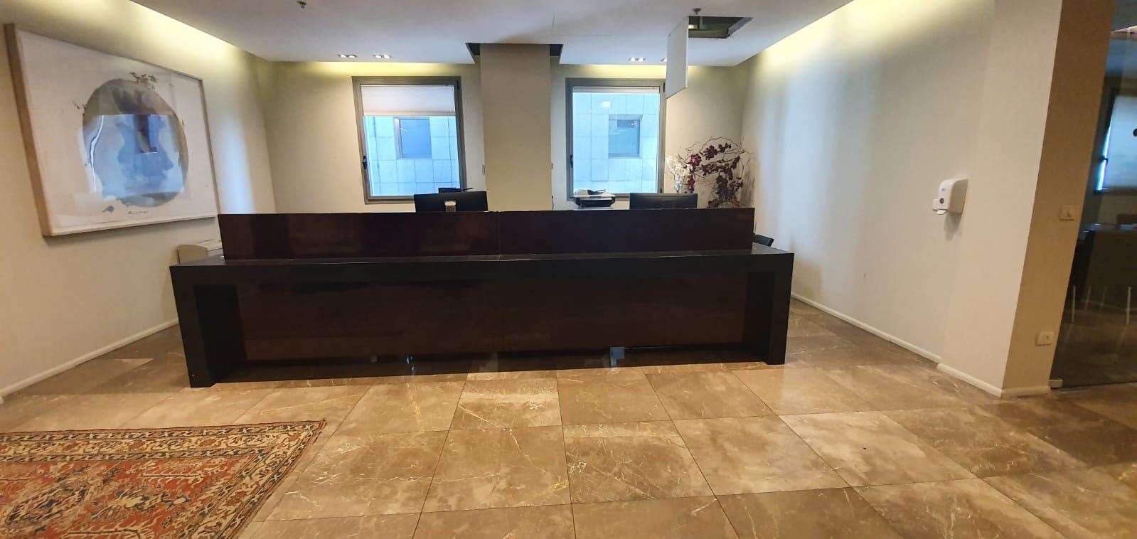 תמונה 2 ,דלפק כניסה/עמדת מזכירות למכירה בתל אביב ריהוט  ריהוט משרדי