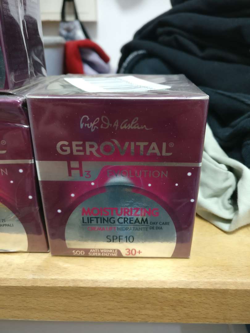 תמונה 2 ,קרם פנים Gerovital למכירה בבאר שבע קוסמטיקה וטיפוח  טיפוח