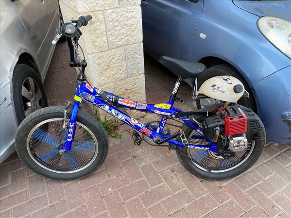 תמונה 2 ,קורקינט על מנוע בנזין למכירה בירושלים אופניים  אופניים ממונעים
