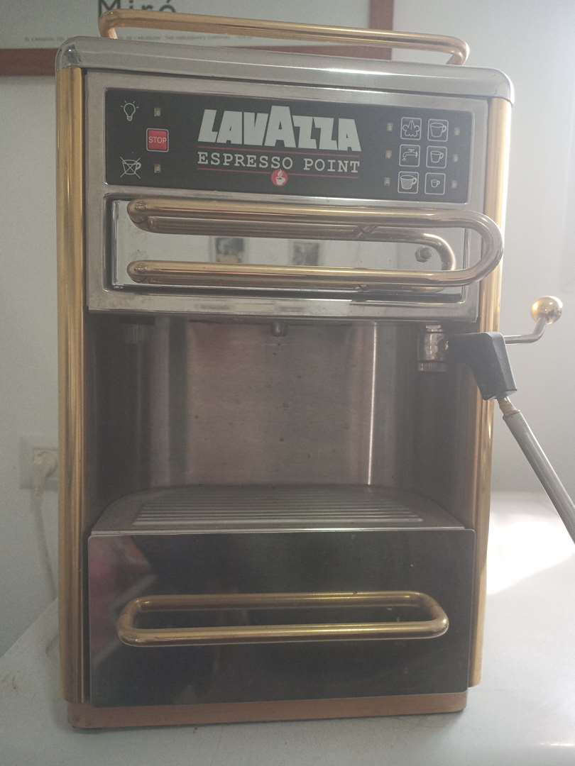 תמונה 1 ,מכונת קפה מקצועית  למכירה בנס ציונה מוצרי חשמל  מכונת קפה