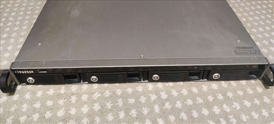 QNAP TS-420U