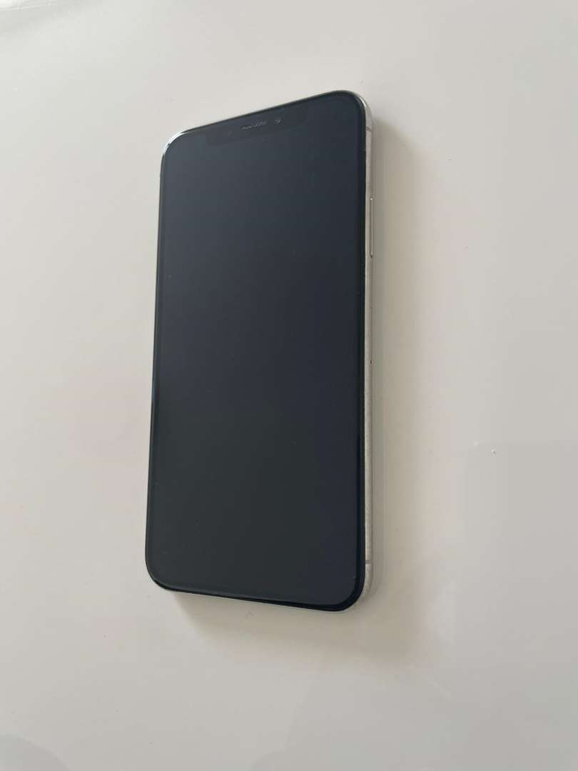תמונה 1 ,אייפון X צבע לבן 64 גיגה למכירה בראשון לציון סלולרי  סמארטפונים