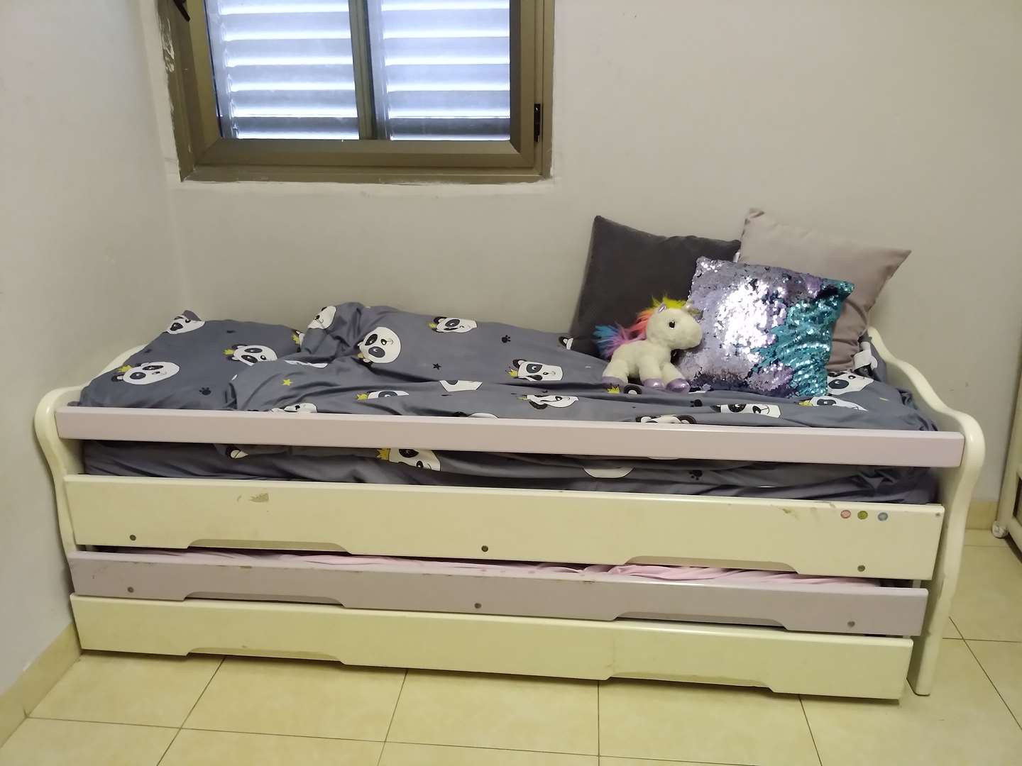 תמונה 1 ,מיטה נפתחת לשלוש למכירה באליכין לתינוק ולילד  מיטות ולולים