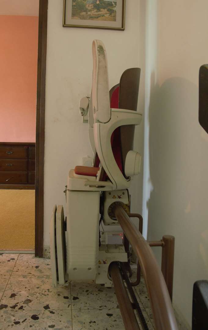 תמונה 3 ,כסא מעליון למכירה ברמת השרון מוצרי חשמל  שונות