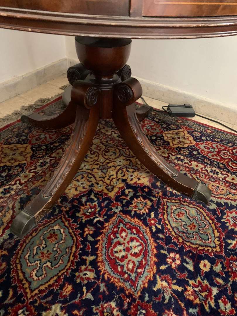 תמונה 2 ,שולחן עגול אנגלי  למכירה בירושלים ריהוט  ענתיקות