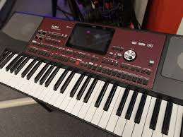 Korg PA700 Oriental Professi