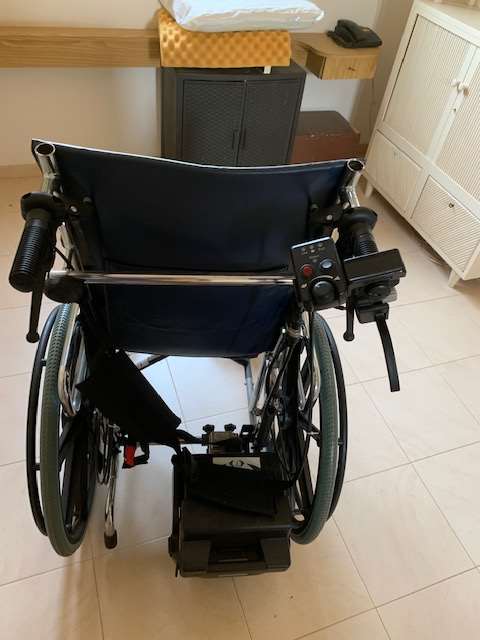 תמונה 4 ,כסא גלגלים חשמלי כמו חדש למכירה בהוד השרון ציוד סיעודי/רפואי  כסא גלגלים