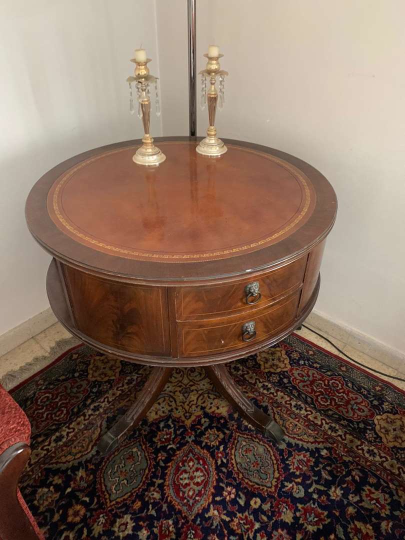 תמונה 1 ,שולחן עגול אנגלי  למכירה בירושלים ריהוט  ענתיקות