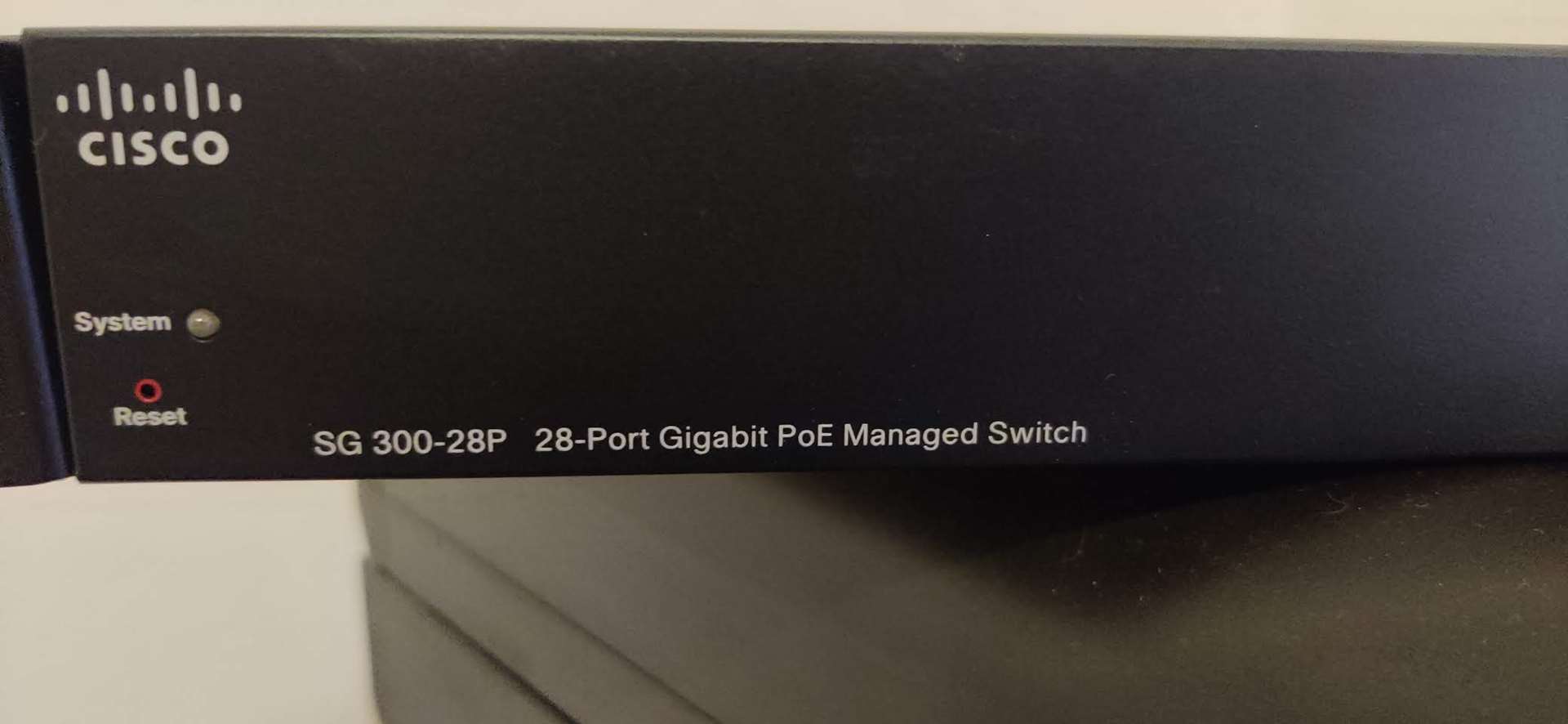 תמונה 3 ,Cisco 28-Port Gigabit PoE מתג למכירה בפתח תקווה מחשבים וציוד נלווה  שונות