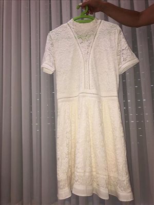 שמלה לבנה חגיגית 