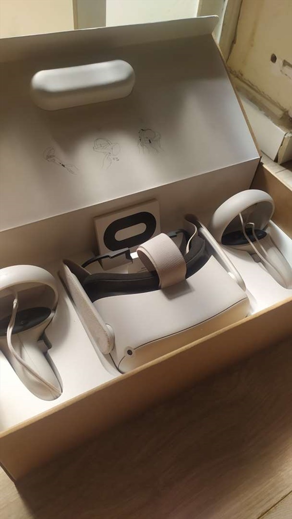 תמונה 4 ,Oculus Quest 2 64G + כבל Anker למכירה ברעננה משחקים וקונסולות  אחר