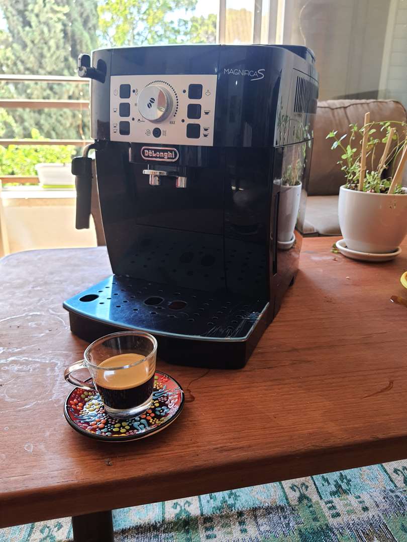 תמונה 1 ,Delonghi magnifica 22.110b למכירה בחיפה מוצרי חשמל  מכונת קפה