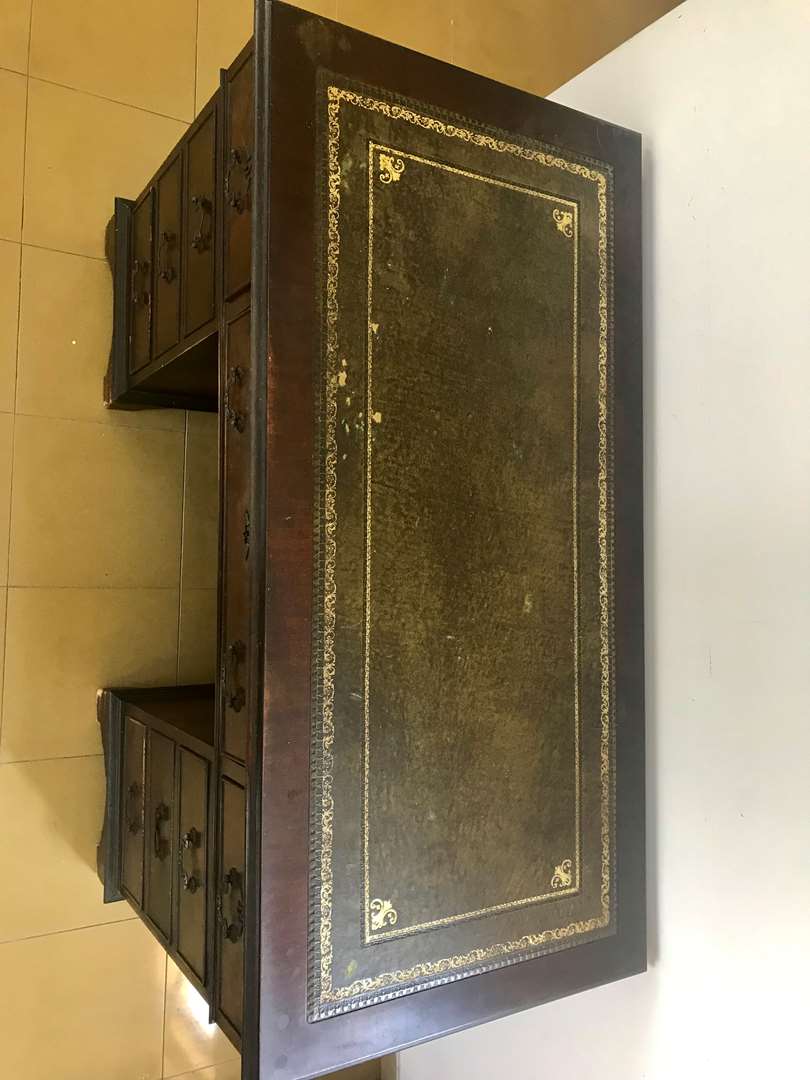 תמונה 1 ,שולחן כתיבה עתיק (אנגלי) למכירה בתל אביב ריהוט  ריהוט עתיק