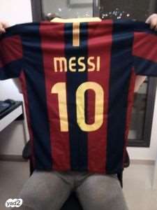 תמונה 1 ,חולצת מדי מסי בברצלונה למכירה בנשר ביגוד ואביזרים  חולצות