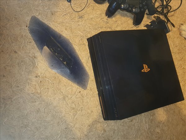 תמונה 1 ,PlayStation4 pro2tb 500million למכירה בחמרה משחקים וקונסולות  פלייסטיישן 4 פלוס
