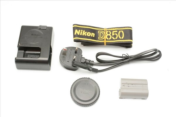תמונה 2 ,Nikon D850 45.7 MP מצלמת SLR ד למכירה ביפו צילום  כרטיסי זיכרון