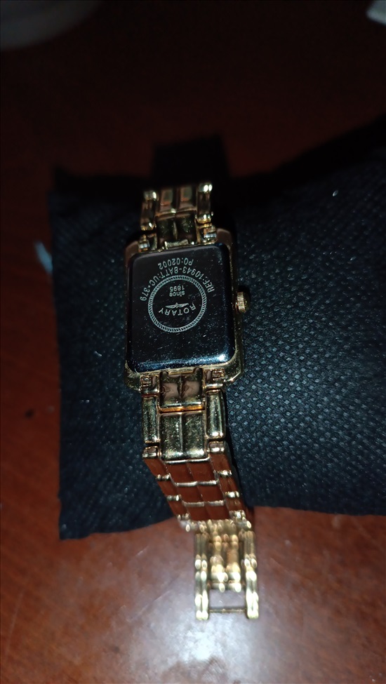 תמונה 5 ,שעון יד בצבע זהב למכירה ביהוד תכשיטים  שעונים