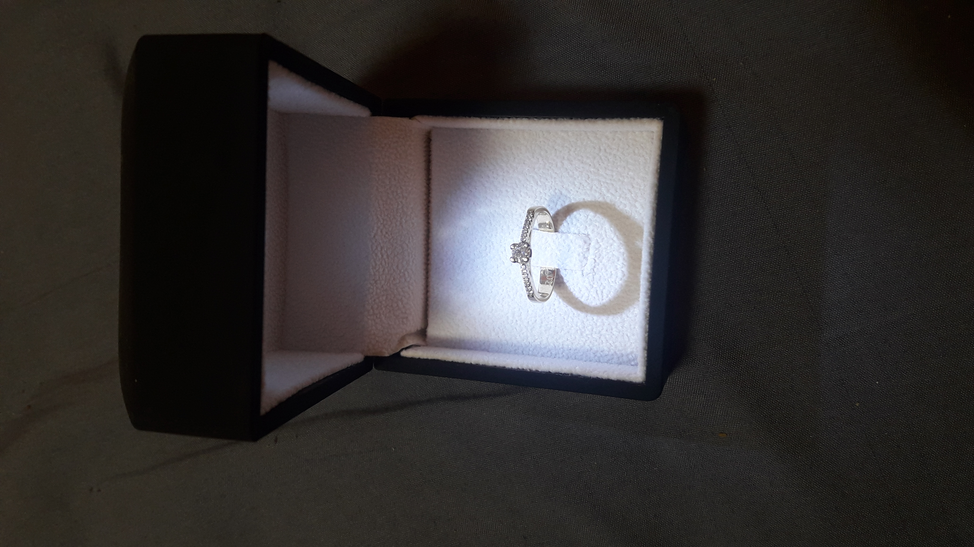 תמונה 2 ,טבעת יהלום למכירה בקרית מלאכי תכשיטים  טבעות