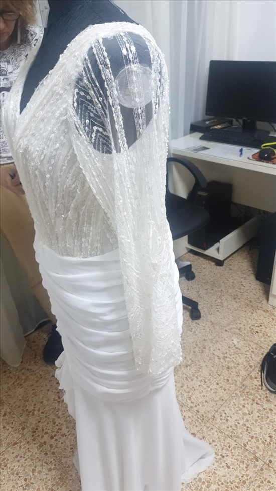 תמונה 4 ,2 שמלות כלה - מידות גדולות  למכירה ביוקנעם עילית לחתן ולכלה  ביגוד לכלה